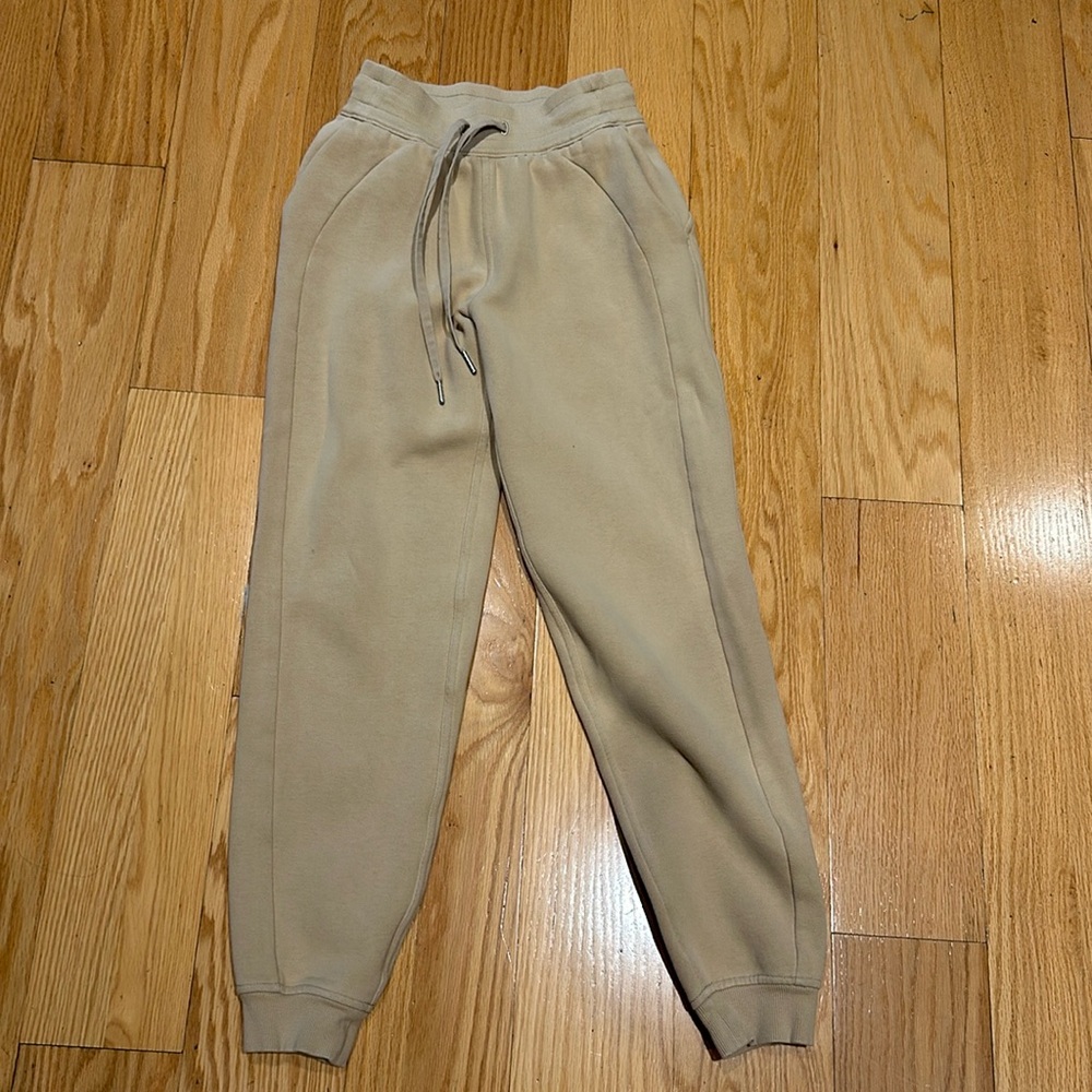 Lululemon Scuba Jogger in Trench